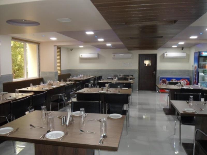 Fabhotel Kohinoor Plaza Ahmedabad Esterno foto